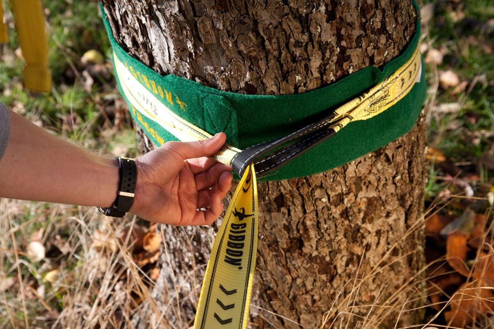 slackline připevnění na strom