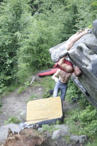 Tomáš Bardas při bouldering